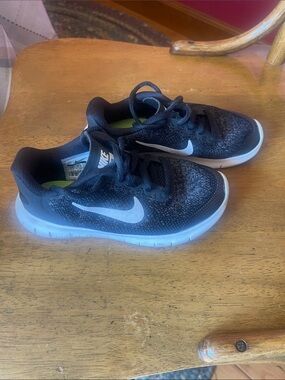 Nike Kids Black & White Knit Sneakers